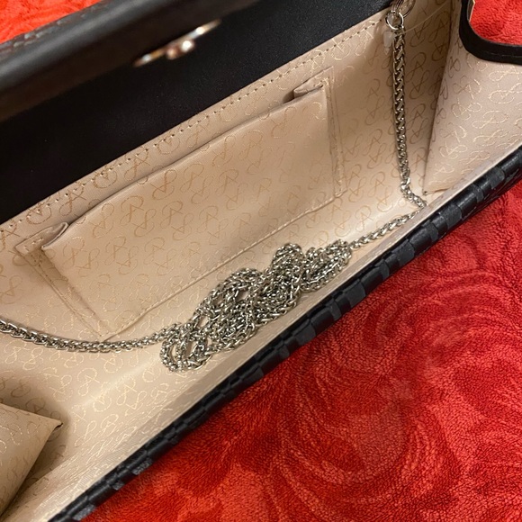 Adrianna Papell clutch - Picture 4 of 5